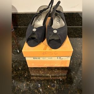 Vintage Life Stride Black Julie Slingback Heels